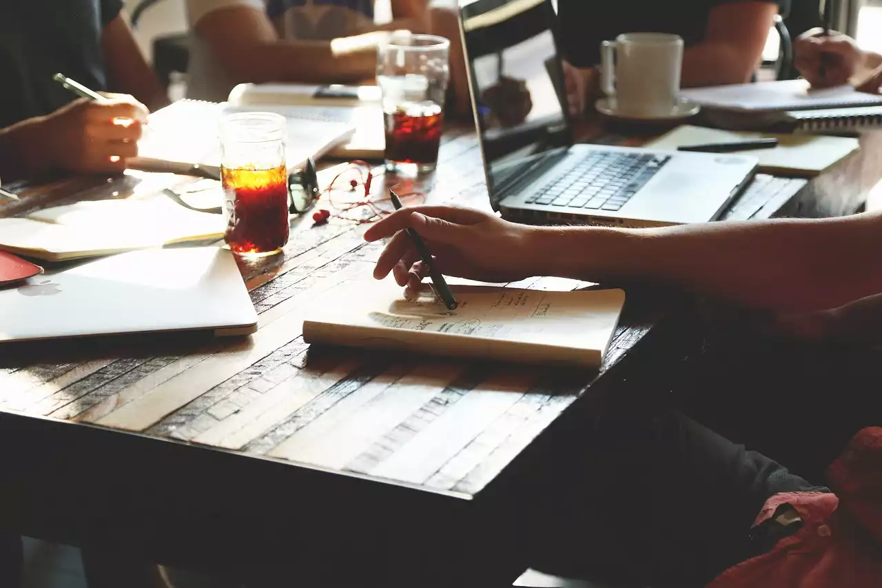 Top 7 Factors to Consider When Joining an Affiliate Network