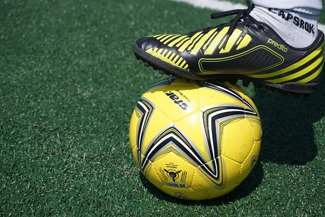 An Overview of Essential Futsal Gear: From Shoes to Balls