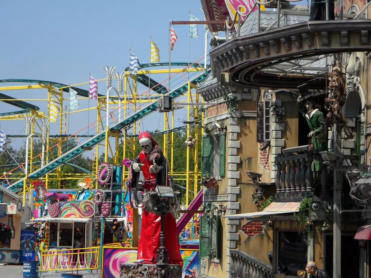 8 Must-Visit Halloween Attractions Across the Country